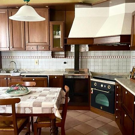 Spicchio Di Langa - Casa Indipendente Tra Le Vigne E Le Alpi Villa Belvedere Langhe Екстериор снимка